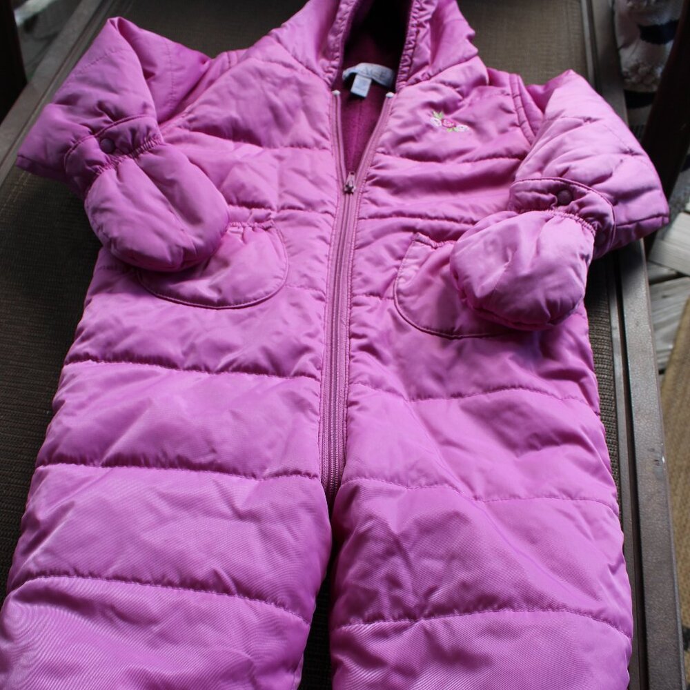 Childs Winter Snow Suit Zip Up  Attached Mittens The Childrens Place Size 24 mon